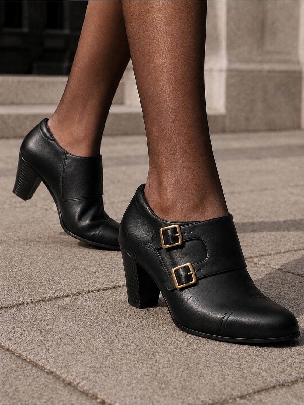 Clarks Bendables Black Leather Double Monk Strap Block Heel Booties - Size 9 - Picture 2 of 15